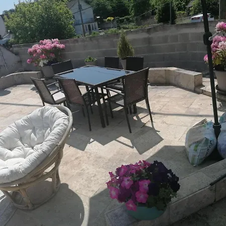 Les Petunias Apartman